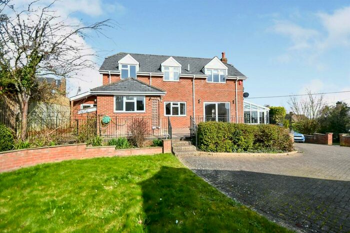 4 Bedroom House To Rent In School Hill, Brinkworth, Chippenham, SN15