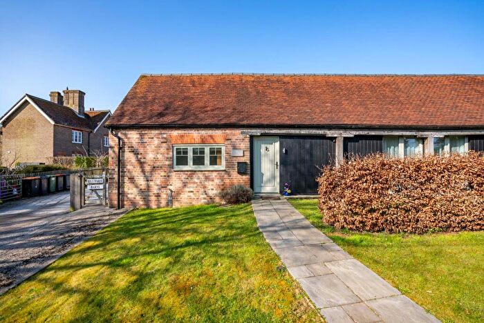 2 Bedroom House To Rent In Hill Farm Barns, Whipsnade, Beds, LU6
