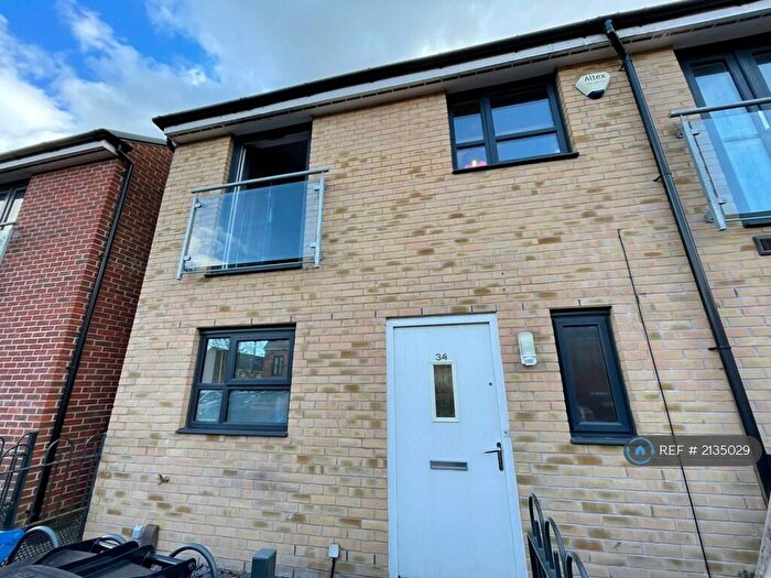 3 Bedroom Terraced House To Rent In Hatton Gardens, Salford, M7
