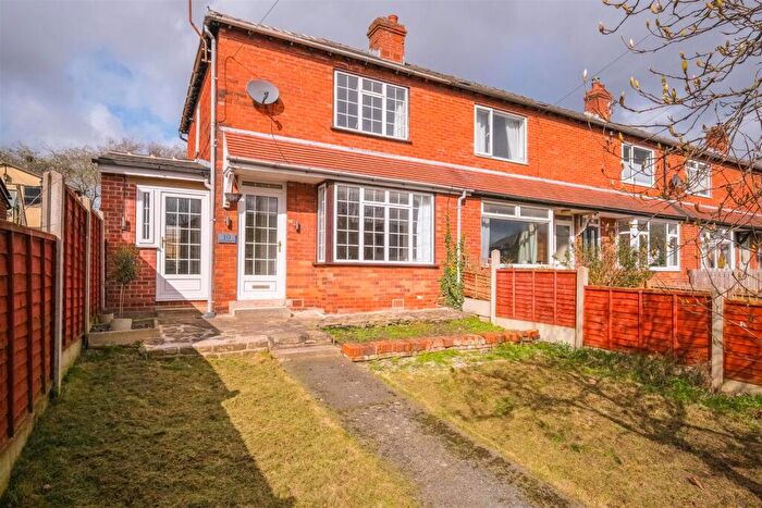 2 Bedroom End Of Terrace House For Sale In Watford Avenue, Norwood Green, HX3