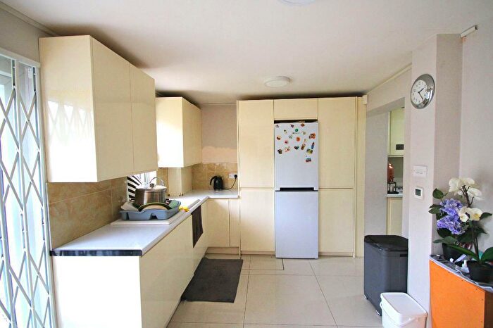 4 Bedroom Terraced House To Rent In Tokyngton Avenue, Wembley, HA9