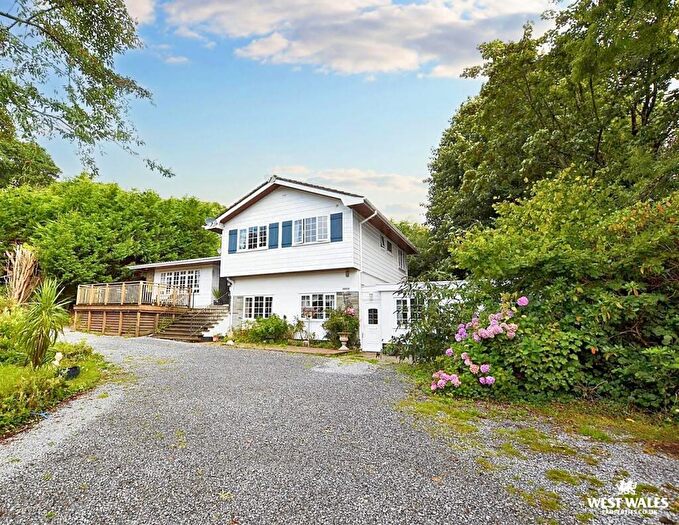 6 Bedroom Detached House For Sale In Kilgetty Lane, Stepaside, Pembrokeshire, SA67