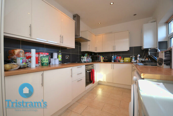 5 Bedroom Detached House To Rent In Loughborough Road, West Bridgford, Nottingham, NG2