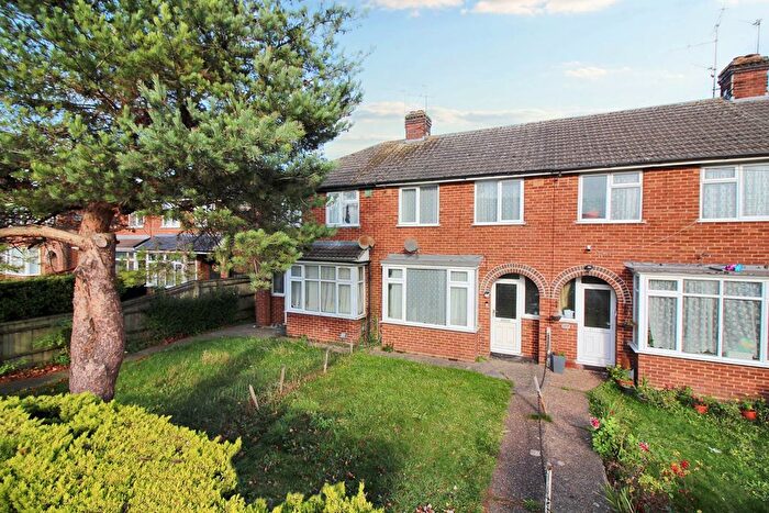 3 Bedroom Property For Sale In Bicester Road, Aylesbury, HP19