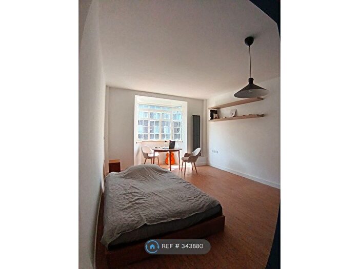 Studio To Rent In Russell Court, London, WC1H