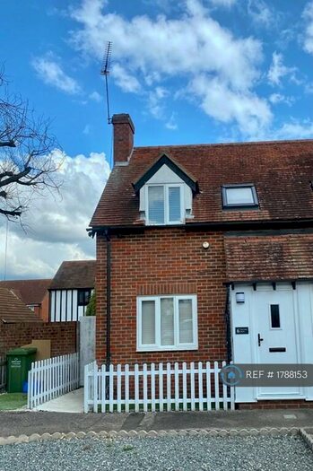 1 Bedroom Terraced House To Rent In Gate Lodge Square, Basildon, SS15