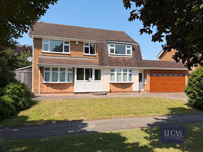 4 Bedroom Detached House For Sale In Warkton Lane, Barton Seagrave, Kettering, NN15