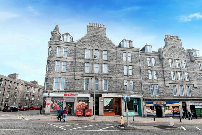 2 Bedroom Flat To Rent In Flat, Rosemount Viaduct, Aberdeen, AB25