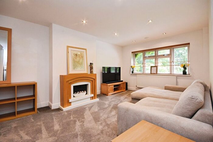 2 Bedroom Flat For Sale In Shevon Way, Brentwood, CM14