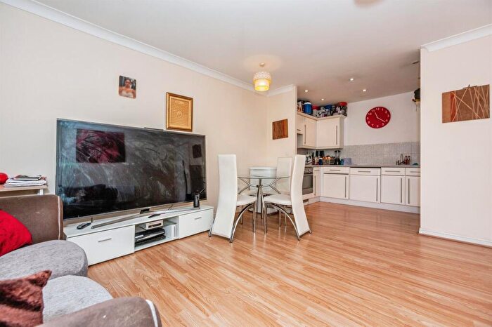 1 Bedroom Flat For Sale In Ambleside, Purfleet-On-Thames, RM19