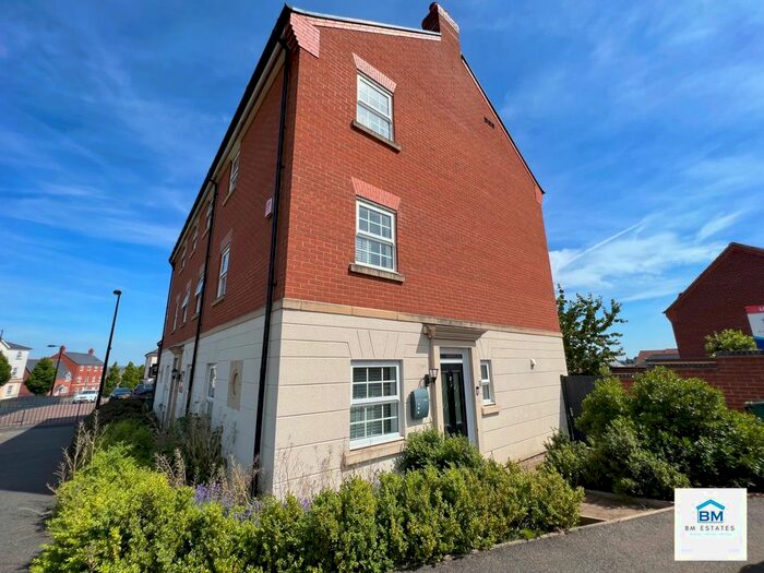 4 Bedroom Semi-Detached House To Rent In Long Meadow Way, Birstall, LE4