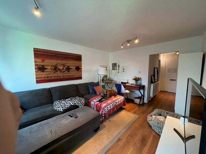 1 Bedroom Flat To Rent In Ringmer Gardens, London, N19