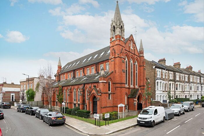 2 Bedroom Flat To Rent In Simon Court, Maida Vale, W9