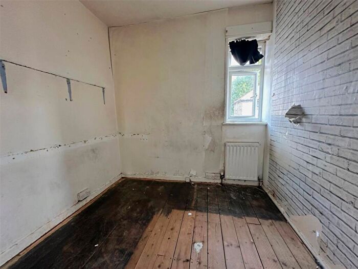 3 Bedroom Terraced House For Sale In Ravenscar Road, Bromley, BR1