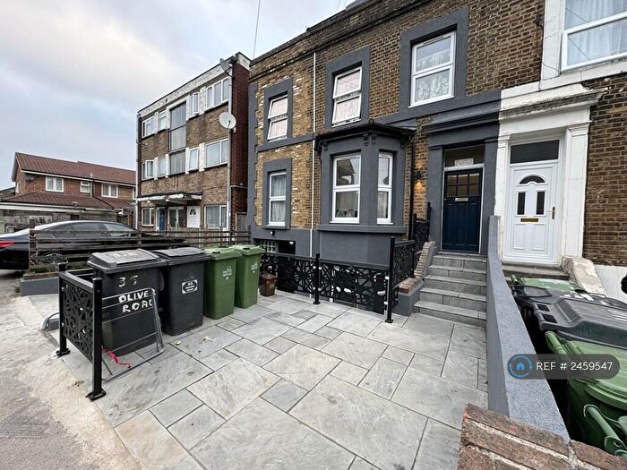2 Bedroom Flat To Rent In Oliver Road, London, E10