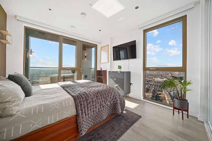 1 Bedroom Flat To Rent In Stockwell Road, Stockwell, SW9