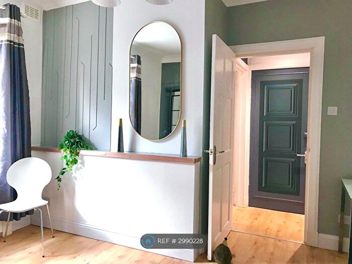 1 Bedroom Flat To Rent In Lothian Street, Hawick, TD9