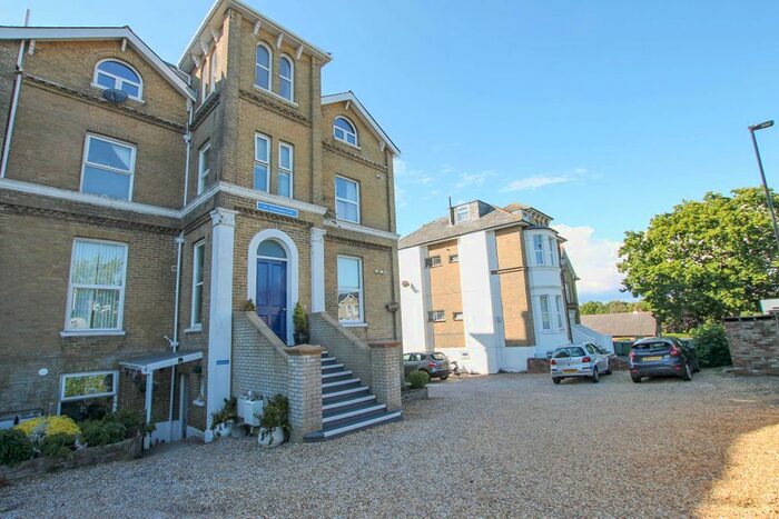 2 Bedroom Flat To Rent In Alexandra Road, Ryde, Isle Of Wight, PO33