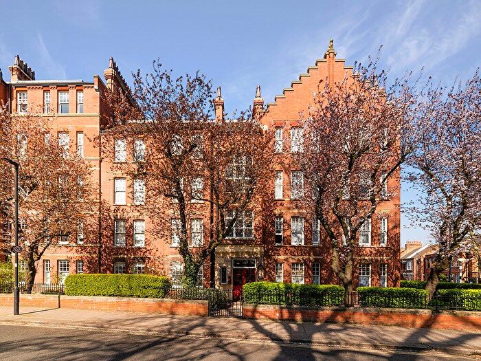 3 Bedroom Flat For Sale In Cormont Road, Camberwell, London, SE5