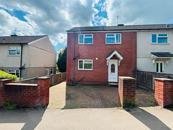 2 Bedroom Semi-Detached House For Sale In Whincover Drive, Farnley, Leeds, LS12