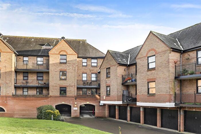 2 Bedroom Flat For Sale In Chelmsford Road, Dunmow, Essex, CM6