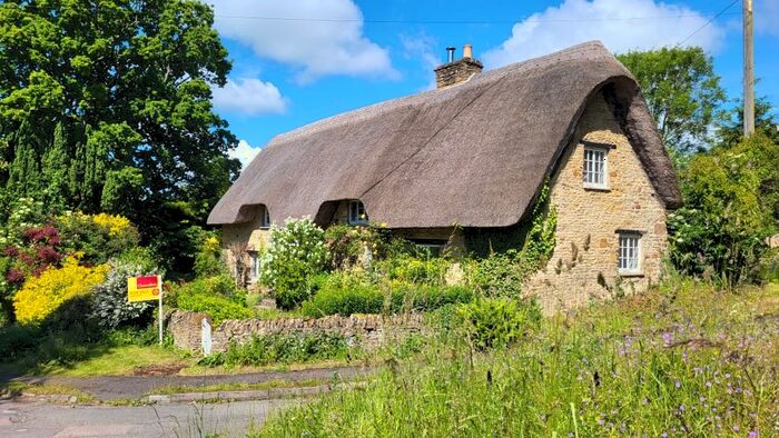3 Bedroom Cottage For Sale In Church Enstone, Oxfordshire, OX7