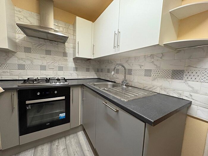 2 Bedroom Flat To Rent In Cornwall Road, Southampton, SO18