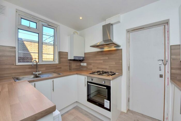 4 Bedroom Apartment To Rent In Glenbuck Court, Glenbuck Road, Surbiton, KT6