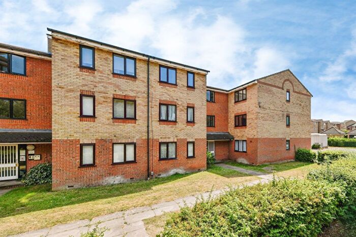1 Bedroom Flat For Sale In Prestatyn Close, Stevenage, SG1