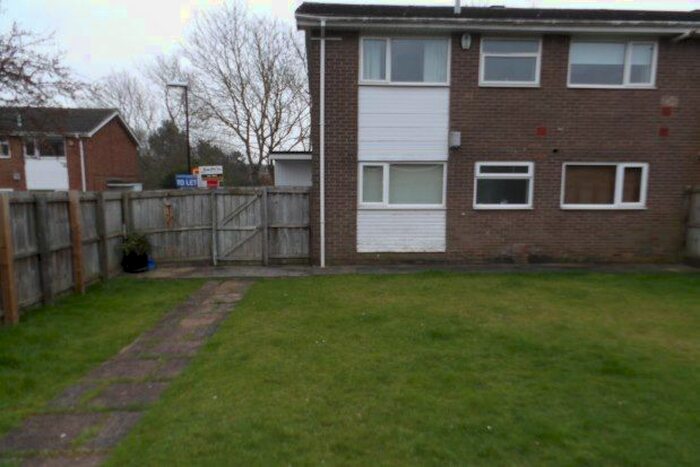 2 Bedroom Flat To Rent In Mitford Close, Washington, NE38