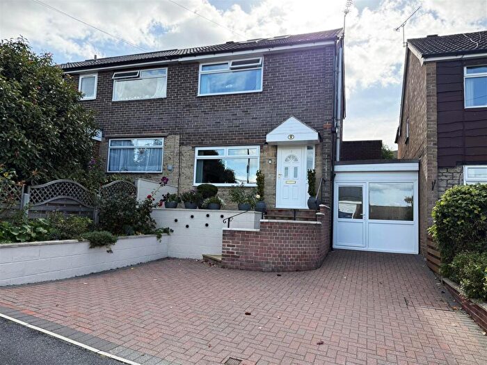 3 Bedroom Semi-Detached House For Sale In Robertson Drive, Sheffield, S6