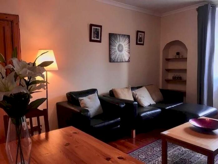 2 Bedroom Flat To Rent In Broughton Place, New Town, Edinburgh, EH1
