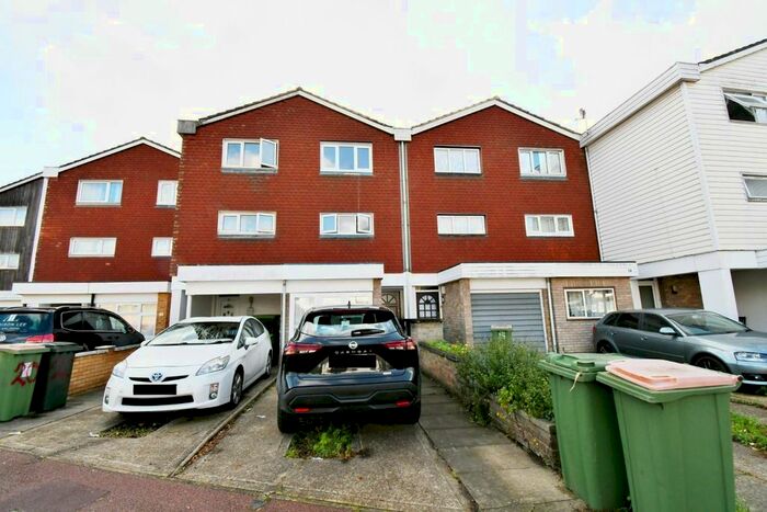 4 Bedroom Town House To Rent In Devenay Road, London, E15