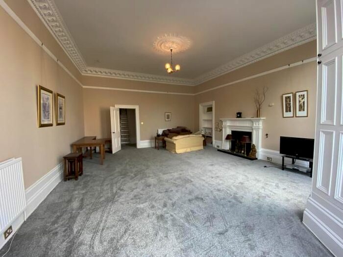 1 Bedroom Flat To Rent In Dundonald Road, Glasgow, G12