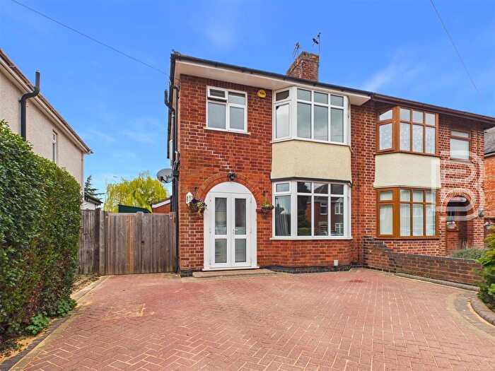 3 Bedroom Semi Detached House For Sale In Hillfield Road, Bilton, Rugby, CV22