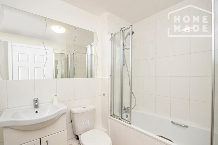 1 Bedroom Flat To Rent In Orchestra Court, HA8