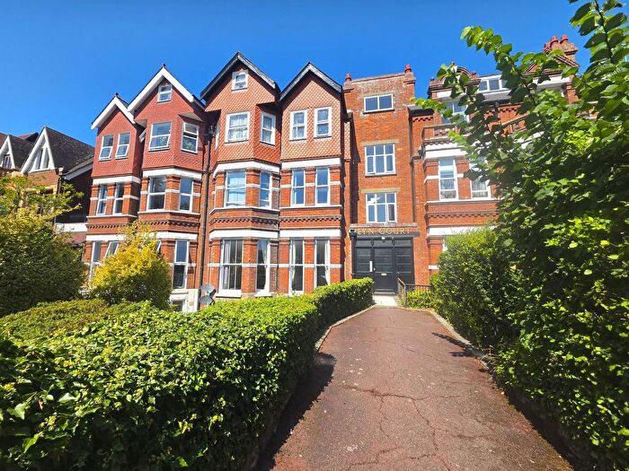 2 Bedroom Flat For Sale In Shorncliffe Road, Folkestone, CT20