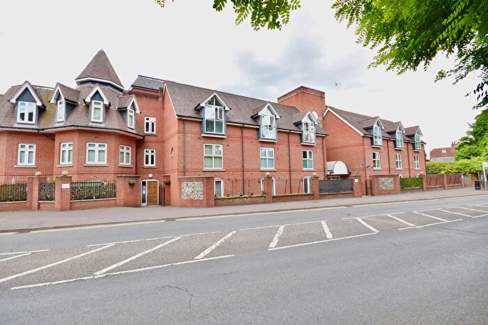 1 Bedroom Flat For Sale In Leret Way, Royal Swan Quarter Leret Way, KT22