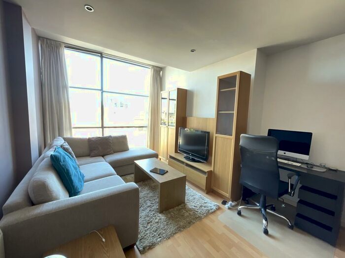 1 Bedroom Apartment To Rent In Deansgate Quay, Manchester, M3