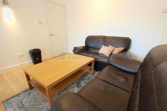 2 Bedroom Flat To Rent In Gresse Street, London, W1T