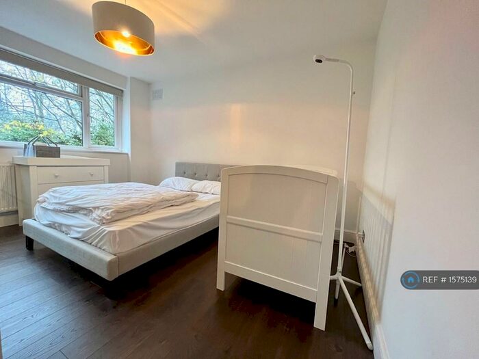 2 Bedroom Flat To Rent In Ashmead, London, N14