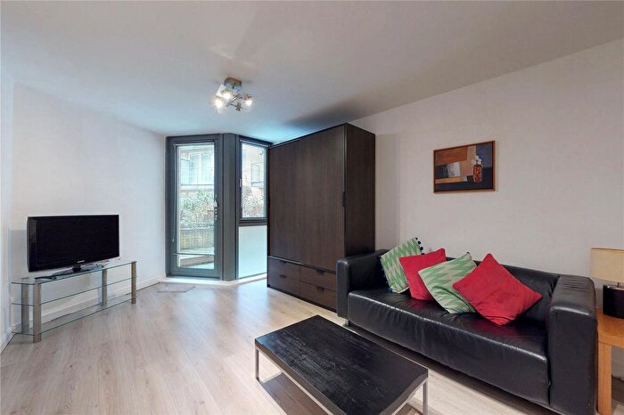 1 Bedroom Flat To Rent In Berberis House, Feltham, TW13