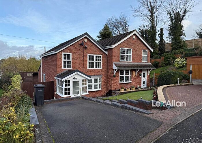 3 Bedroom Semi Detached House For Sale In Bagnall Walk, Brierley Hill, DY5