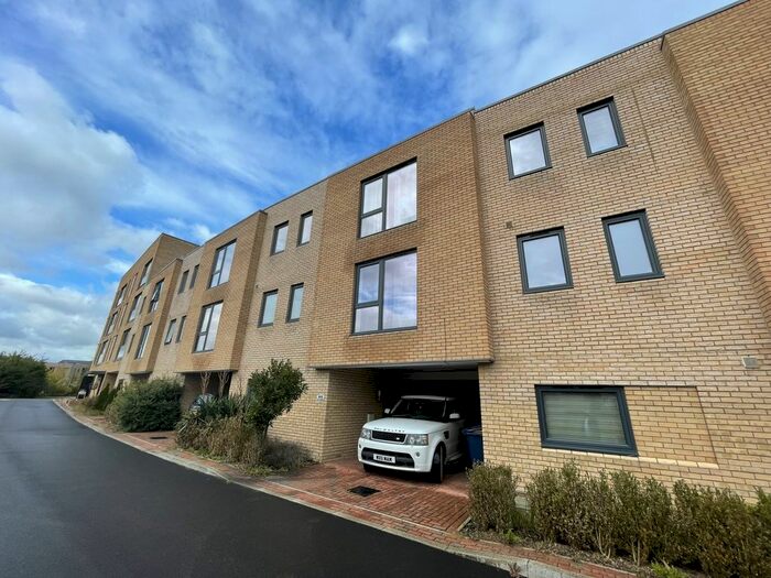 4 Bedroom Terraced House To Rent In Ellis Road, Trumpington, Cambridgeshire, CB2