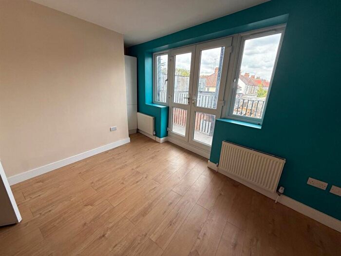 2 Bedroom Apartment To Rent In High Road, Wembley, HA0