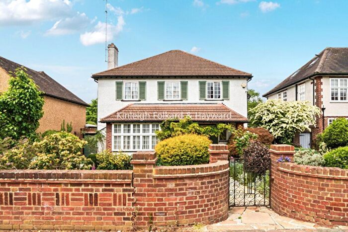 5 Bedroom House For Sale In Westbury Road, London, N12