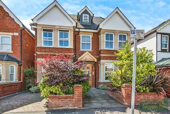 2 Bedroom Flat To Rent In North Kingston, KT2