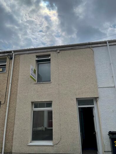 2 Bedroom Terraced House To Rent In King Street, Neath, SA11