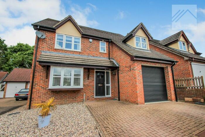 4 Bedroom Detached House To Rent In Jasmine Close, Langdon Hills, Basildon, SS16