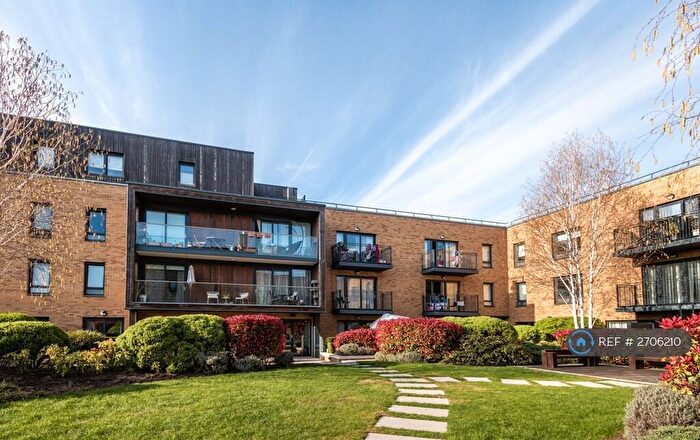 3 Bedroom Flat To Rent In Dowding Drive, London, SE9